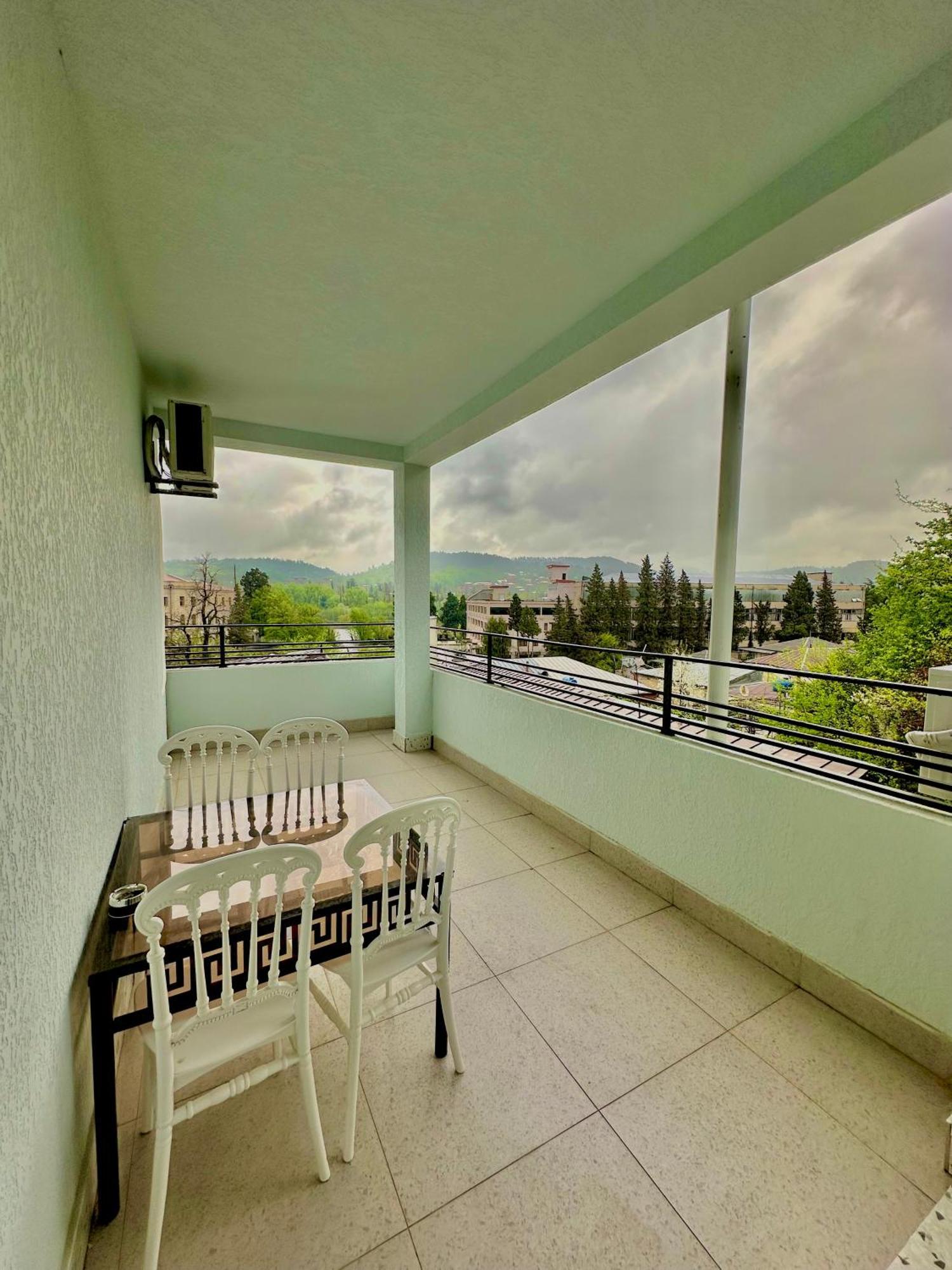 Hotel Balcony Kutaisi Esterno foto
